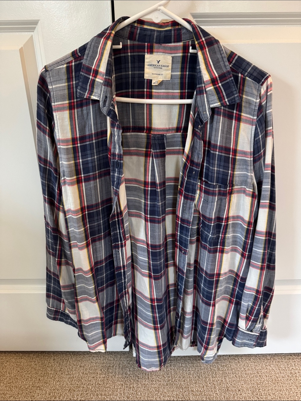 Women’s American Eagle Outfitters Navy, White & Red Plaid Button-Down Shirt